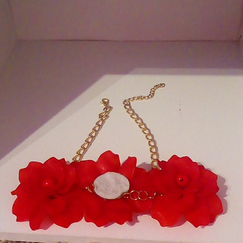 Red necy